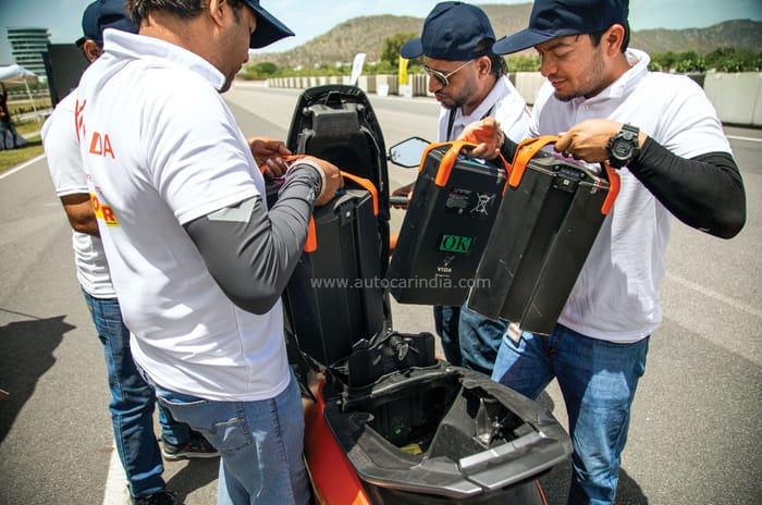 Feature: Smashing a Guinness World Records Title on a Vida V1 Pro